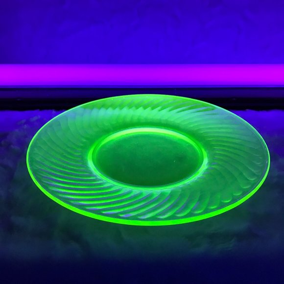 Vintage Vaseline Uranium Small Dessert Plate Glow #37 - Picture 3 of 7